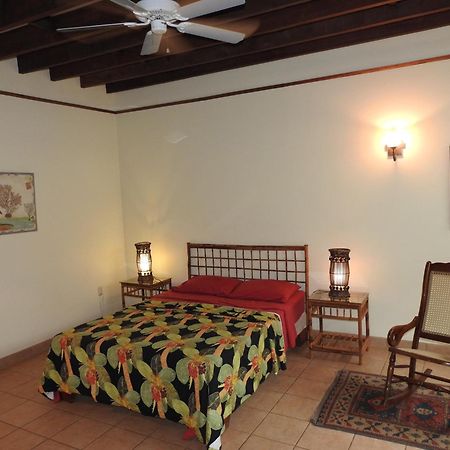 Playa Negra Guesthouse Cahuita Ngoại thất bức ảnh