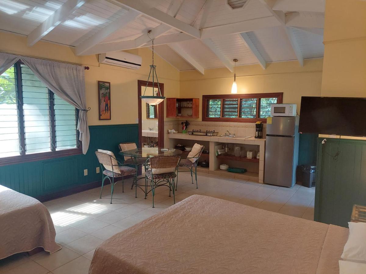 Playa Negra Guesthouse Cahuita Ngoại thất bức ảnh