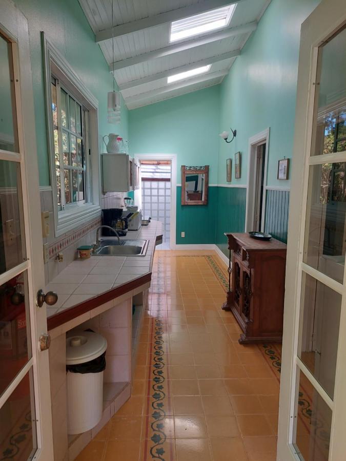 Playa Negra Guesthouse Cahuita Ngoại thất bức ảnh