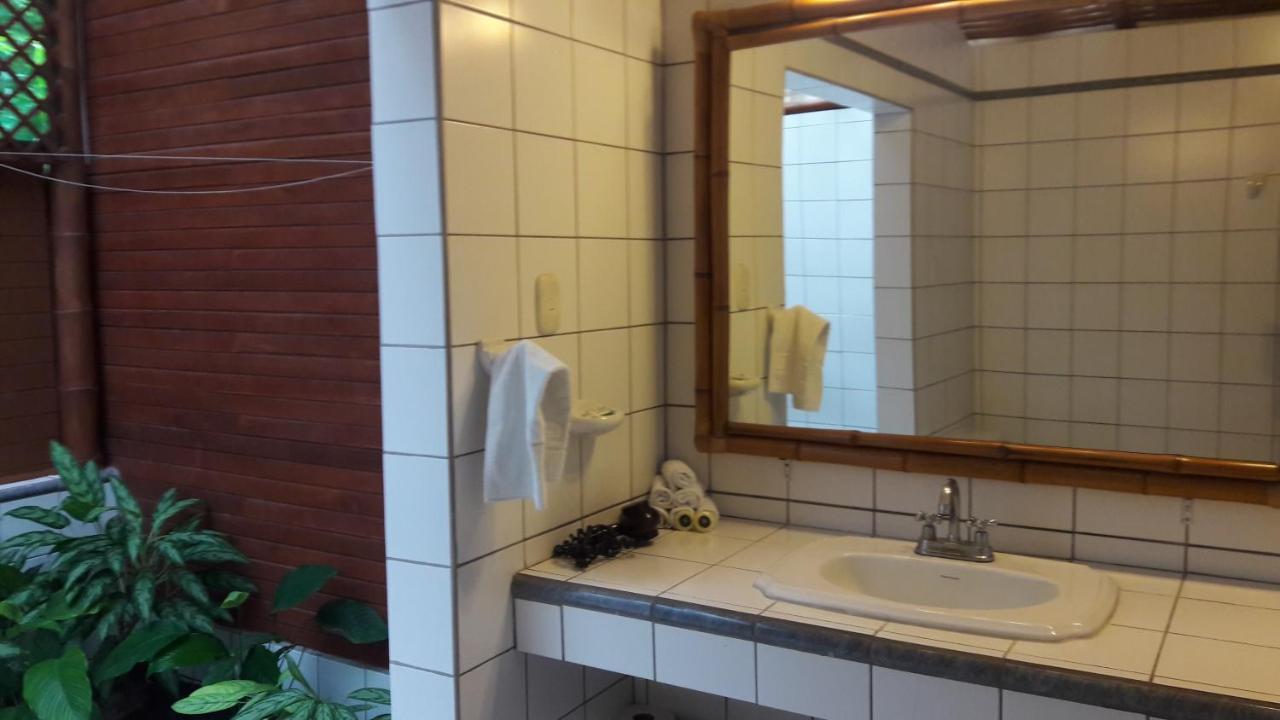 Playa Negra Guesthouse Cahuita Ngoại thất bức ảnh