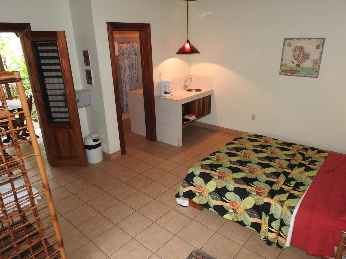 Playa Negra Guesthouse Cahuita Ngoại thất bức ảnh