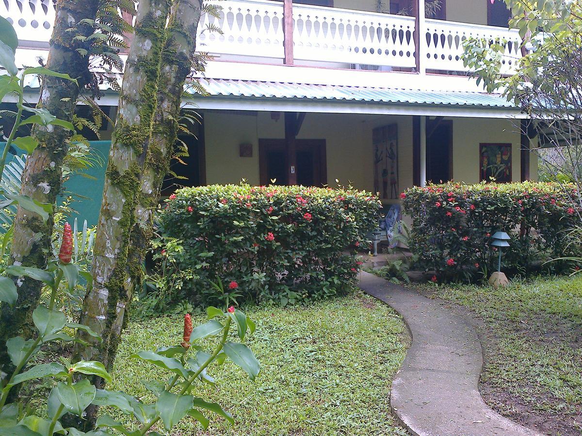 Playa Negra Guesthouse Cahuita Ngoại thất bức ảnh