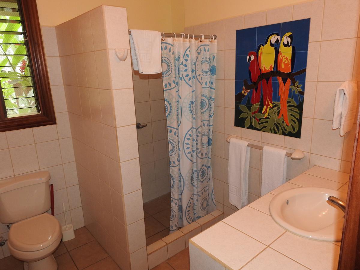 Playa Negra Guesthouse Cahuita Ngoại thất bức ảnh